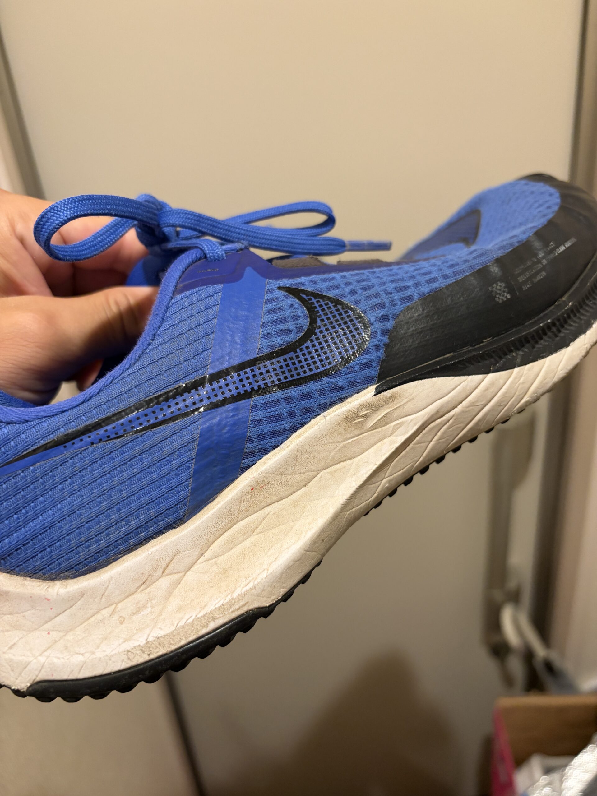 Nike Zoom Fly 5の側面と厚底ソール